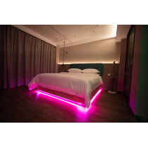 BERGE - 5m LED pásik RGB Sada – 4.8W, 60xSMD, 8mm, IP65, 12V DC – RGB (diaľkové ovládanie + adaptér v sade)