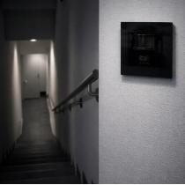 BERGE PIR SNÍMAČ POHYBU S NASTAVITEĽNOU MONTÁŽOU LED SNÍMAČ IP20 MAX 400W